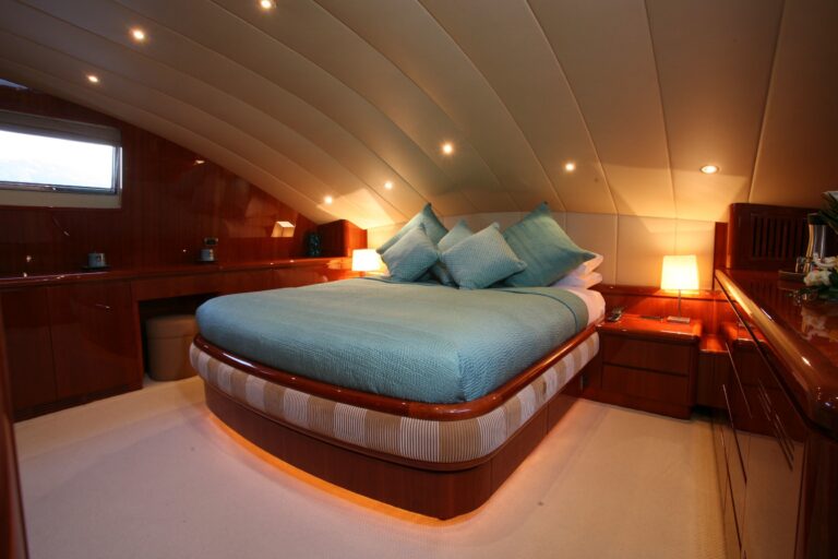 The 30m Yacht POWDERMONKEY OF LONDON