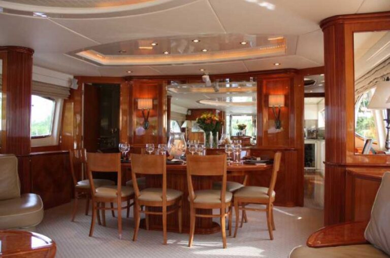 The 30m Yacht PURE