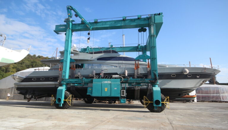 KRM Yacht