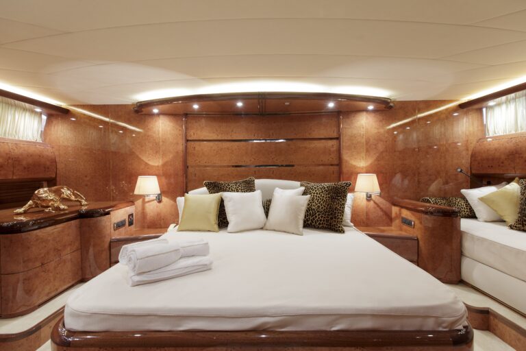 The 31m Yacht SEA JAGUAR