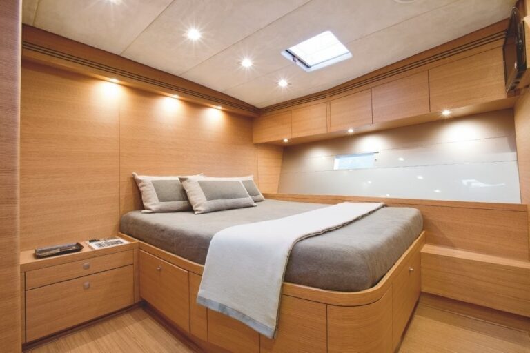 The 31m Yacht XNOI