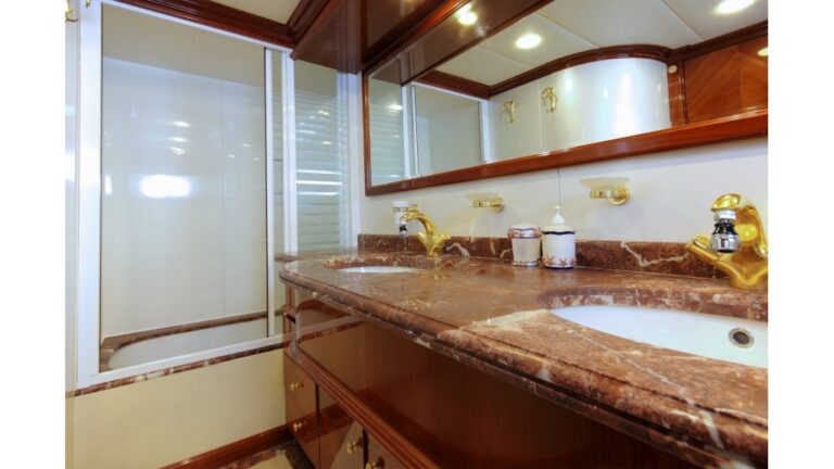 The 32m Yacht DREAM YACHT