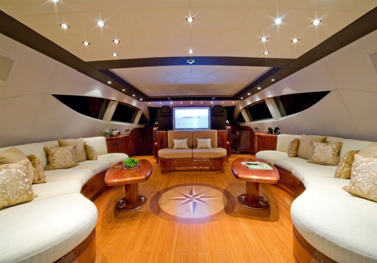 Mangusta 105 Yacht (the sistership - Hells Bells)