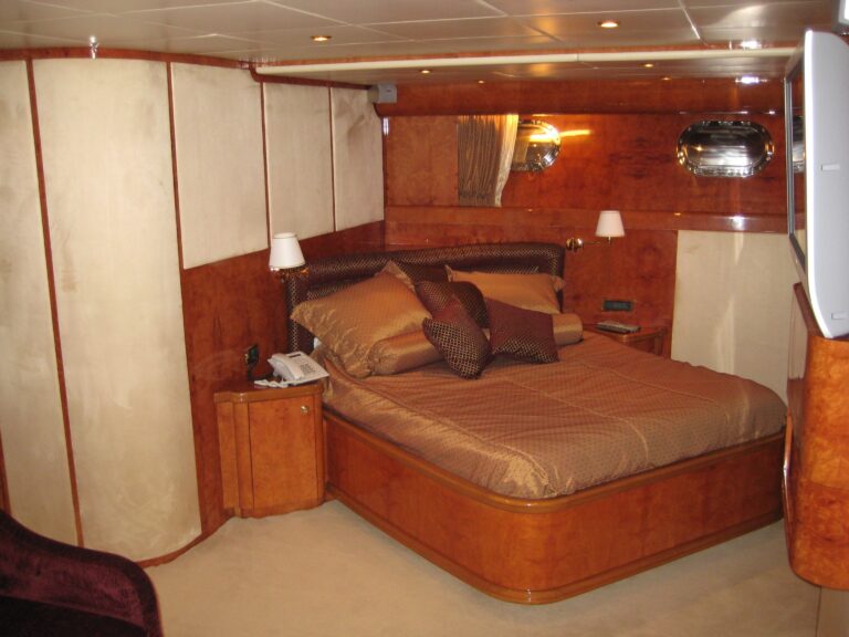 The 32m Yacht KENAYL II