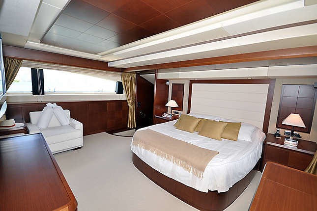 The 32m Yacht LADY CAROLE