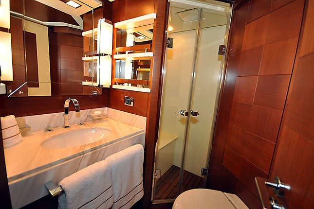 The 32m Yacht LADY CAROLE