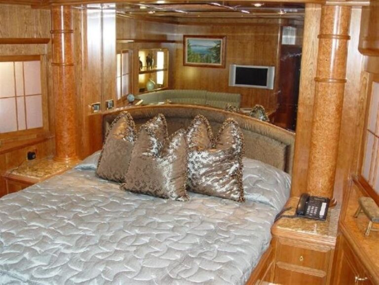 The 32m Yacht MAXIMUS II