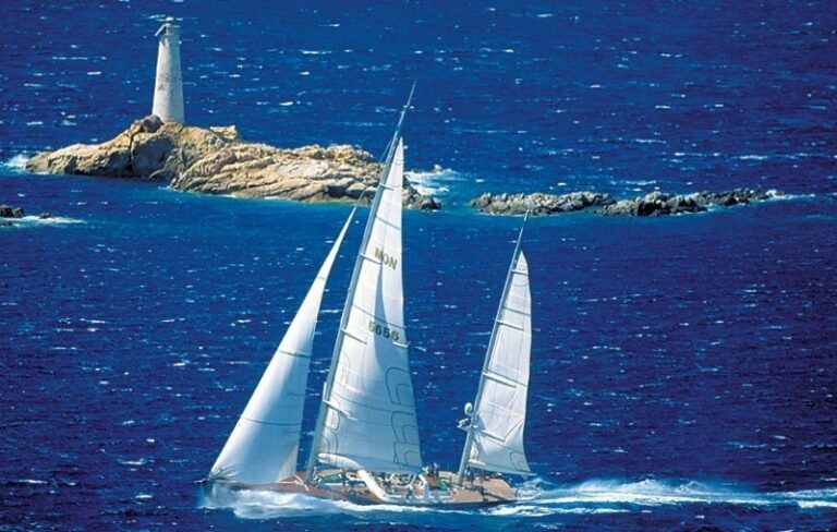 The 32m Yacht NARIIDA