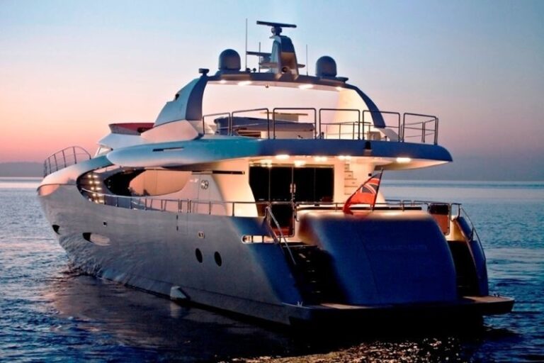 The 32m Yacht NEW VOGUE