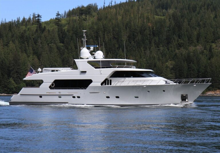 The 32m Yacht REFLECTIONS