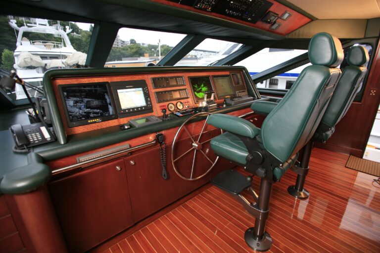 The 32m Yacht REFLECTIONS