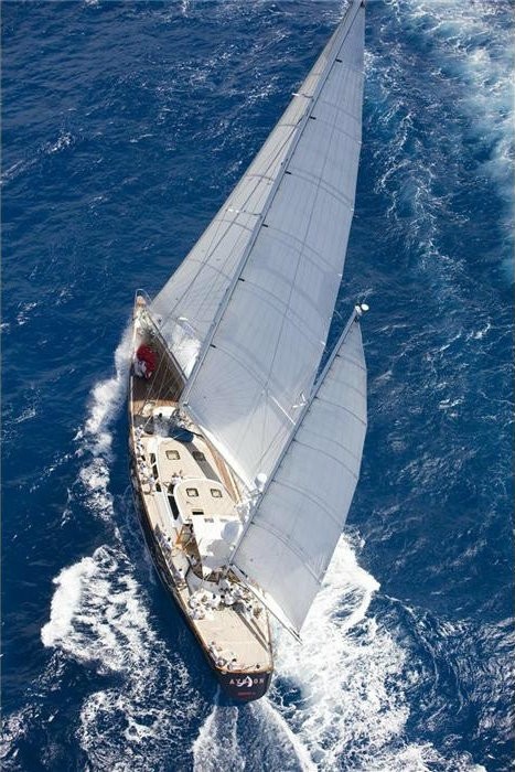 The 33m Yacht AVALON