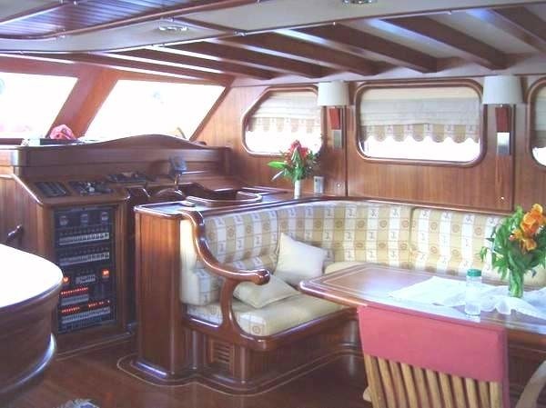 The 33m Yacht NOSTRA VITA