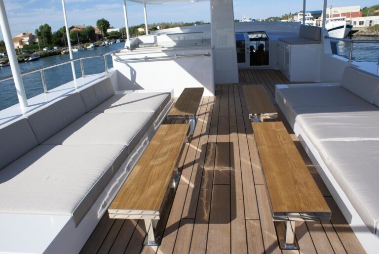 The 33m Yacht PAOLYRE