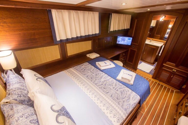 Guest cabin