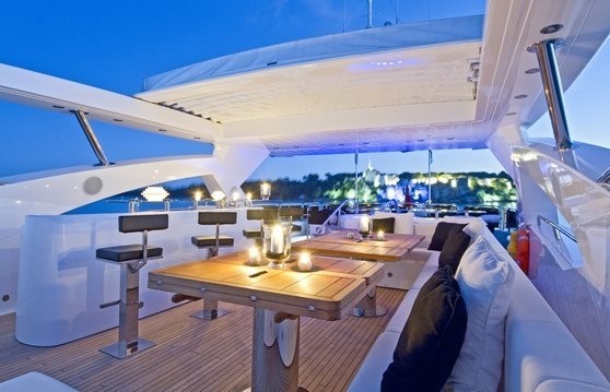 The 34m Yacht BLACK AND WHITE