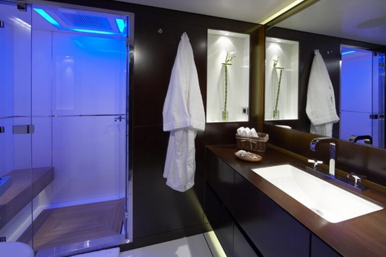 The 34m Yacht CYRUS ONE