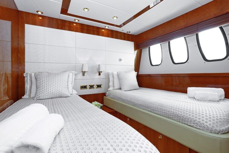 The 34m Yacht IRA