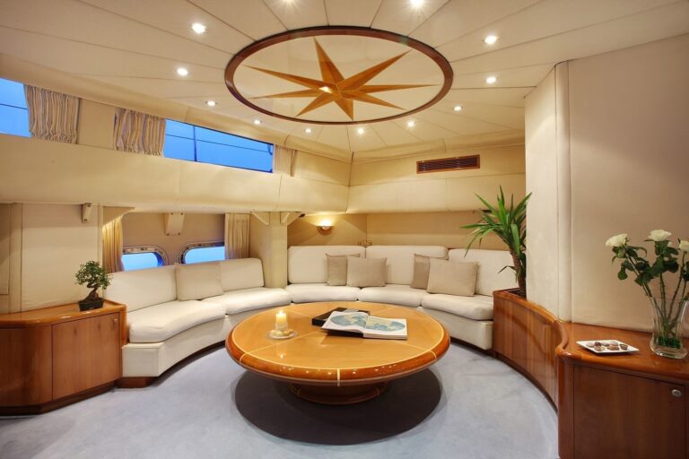 The 34m Yacht UNPLUGGED
