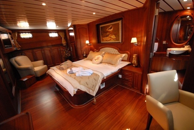 The 35m Yacht BEDIA SULTAN