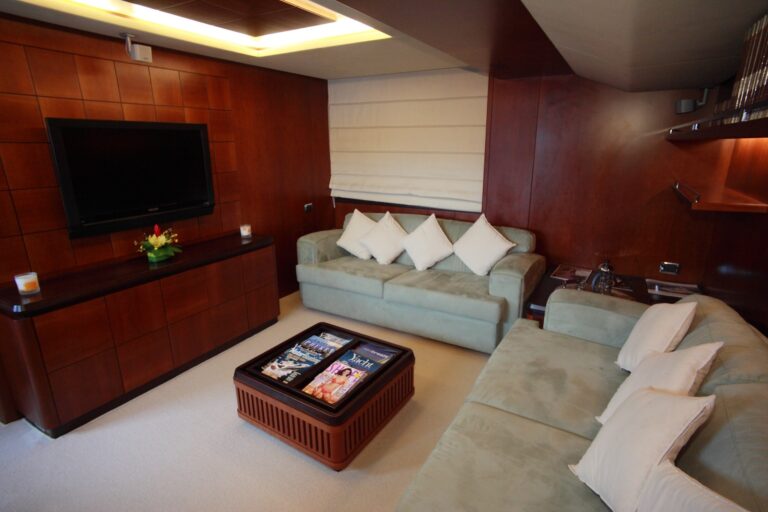 The 35m Yacht HYE SEAS II