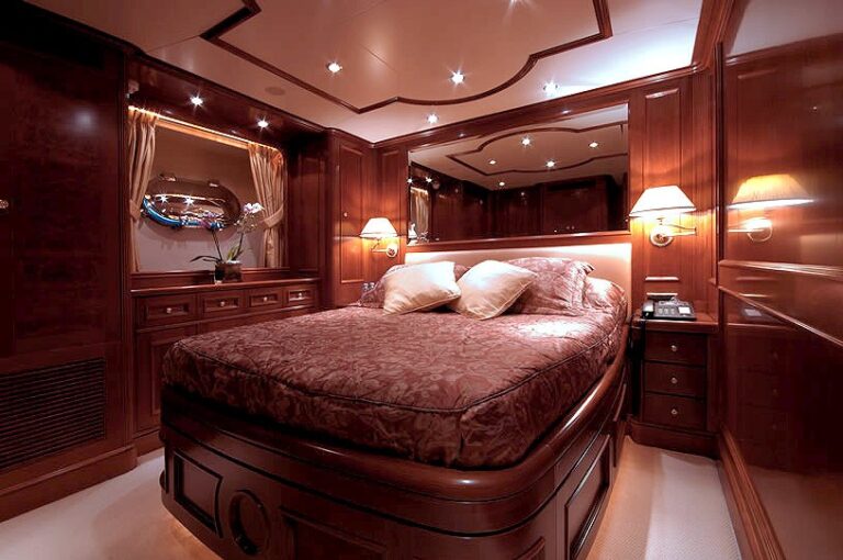 The 35m Yacht INOUIS