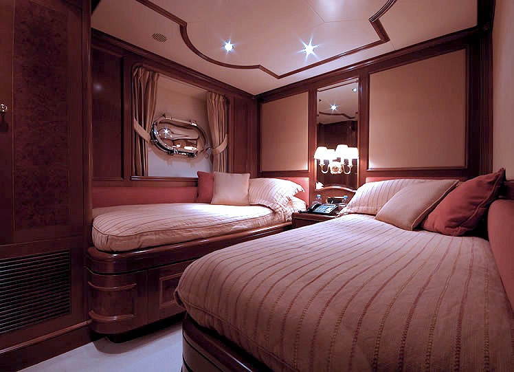 The 35m Yacht INOUIS