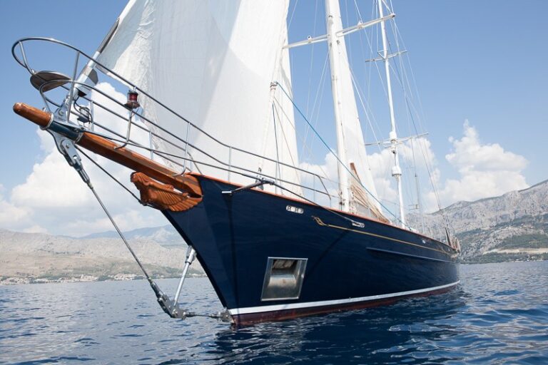 The 35m Yacht LAURAN