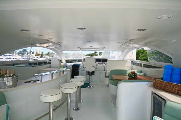 The 35m Yacht LONG AWEIGHTED