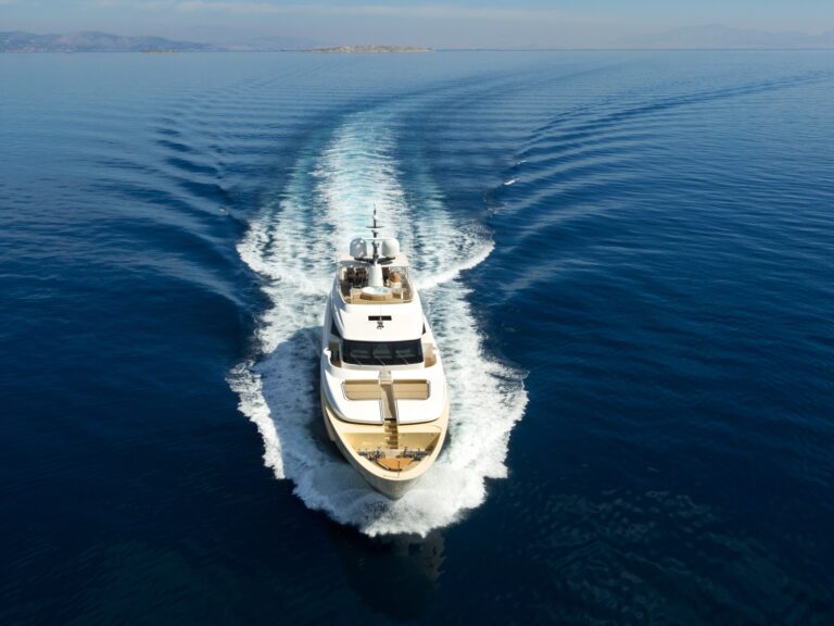 38m Sanlorenzo SOURAYA - Bow Shot
