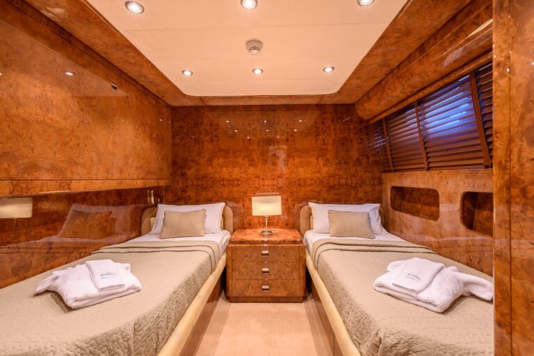 The 38m Yacht OCEAN GLASS