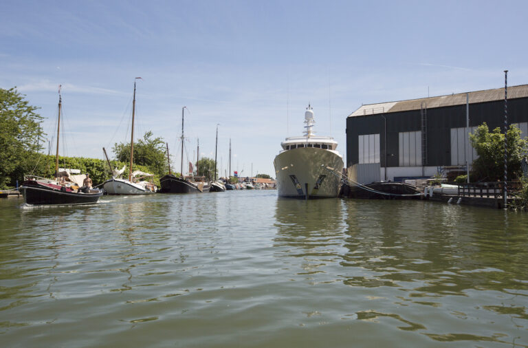 38m Luxury Superyacht By Hakvoort