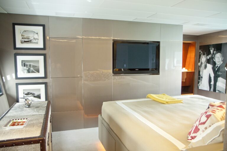 The 39m Yacht BEACHOUSE