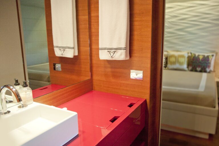 The 39m Yacht BEACHOUSE
