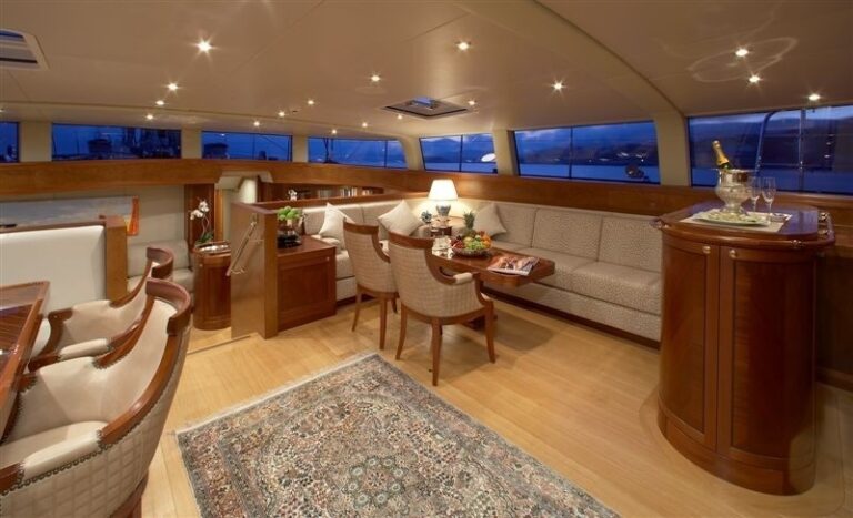 Top Saloon On Board Yacht CINDERELLA IV