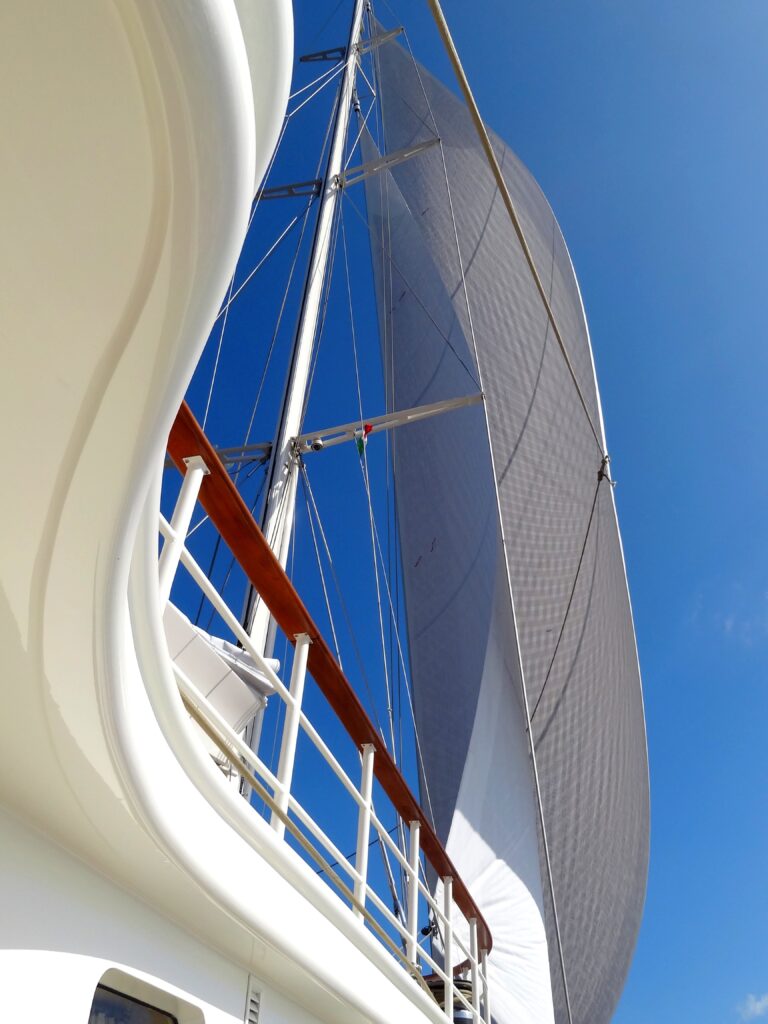 The 39m Yacht DIONE STAR