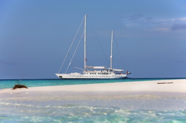 The 39m Yacht DIONE STAR