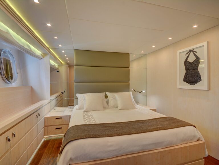 The 39m Yacht HUNTER