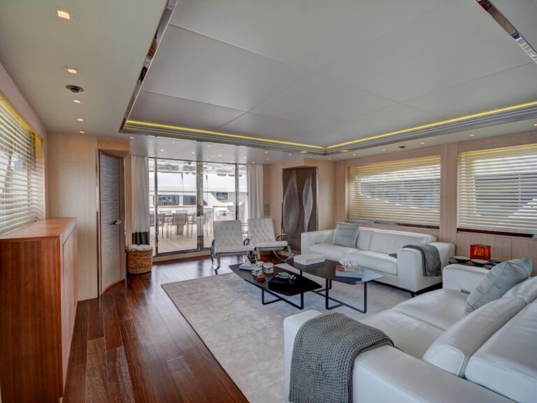 The 39m Yacht HUNTER