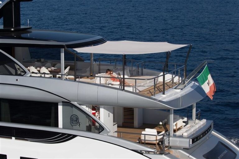 The 39m Yacht JETSETTER