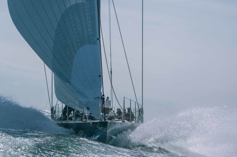 The 39m Yacht RAINBOW