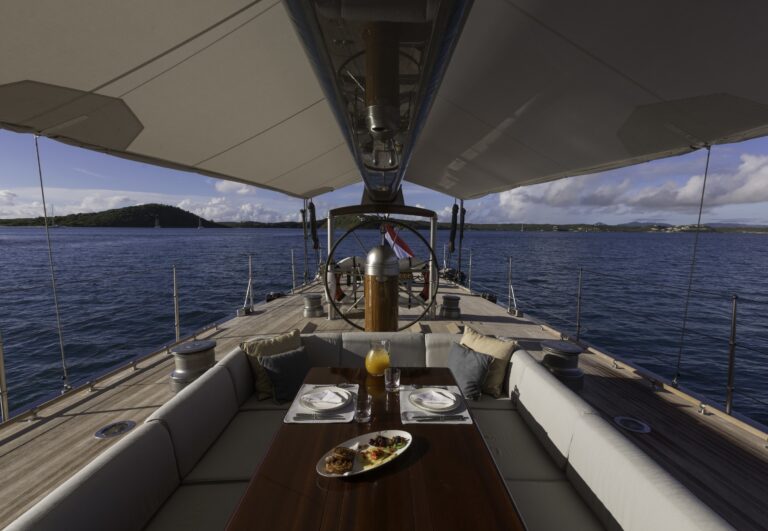 The 39m Yacht RAINBOW