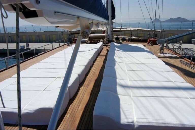 The 39m Yacht SEA DREAM