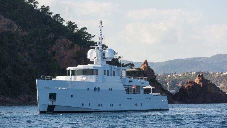 The 39m Yacht SEXY FISH
