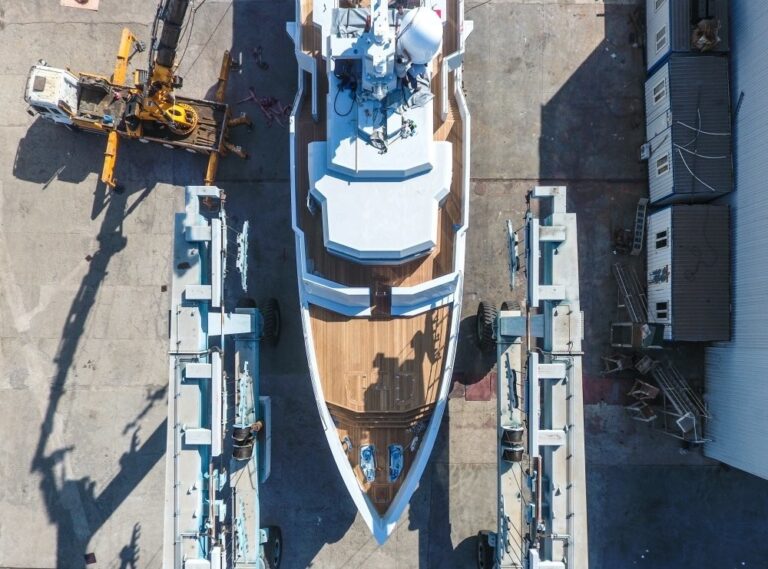 The 39m Yacht SEXY FISH