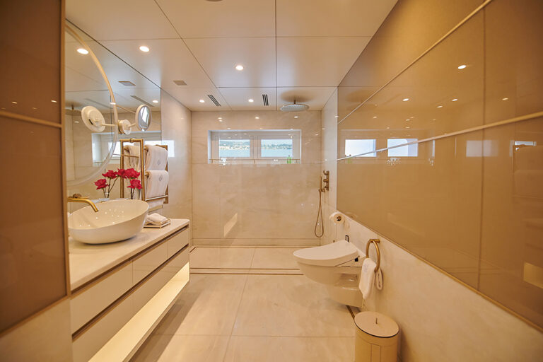 Guest ensuite