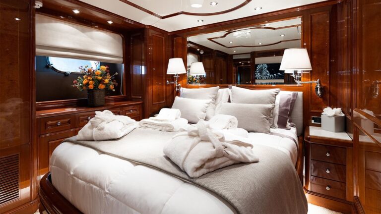 Double cabin