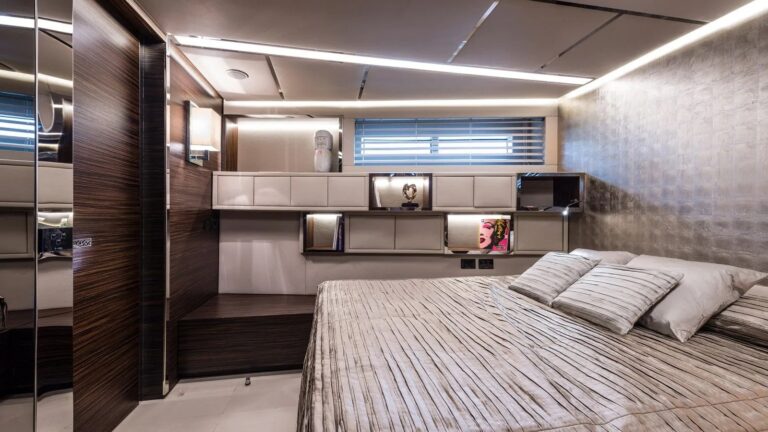 Double cabin