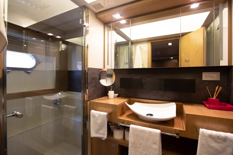 Ensuite guest bathroom