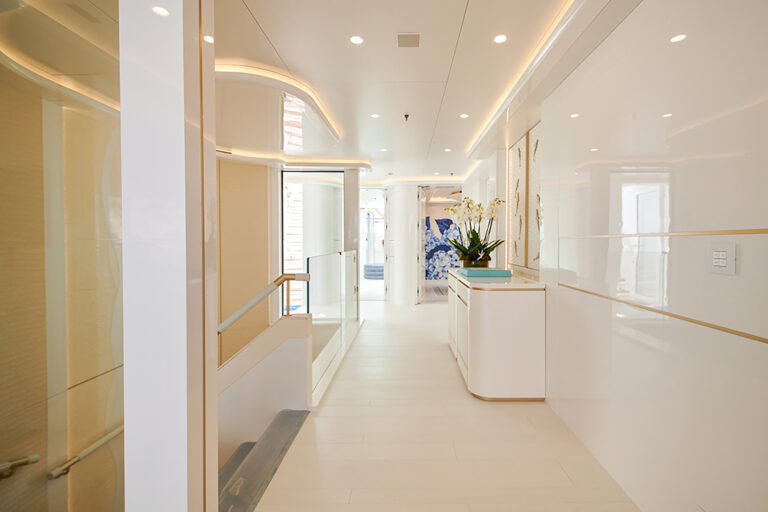 Owners deck hallway